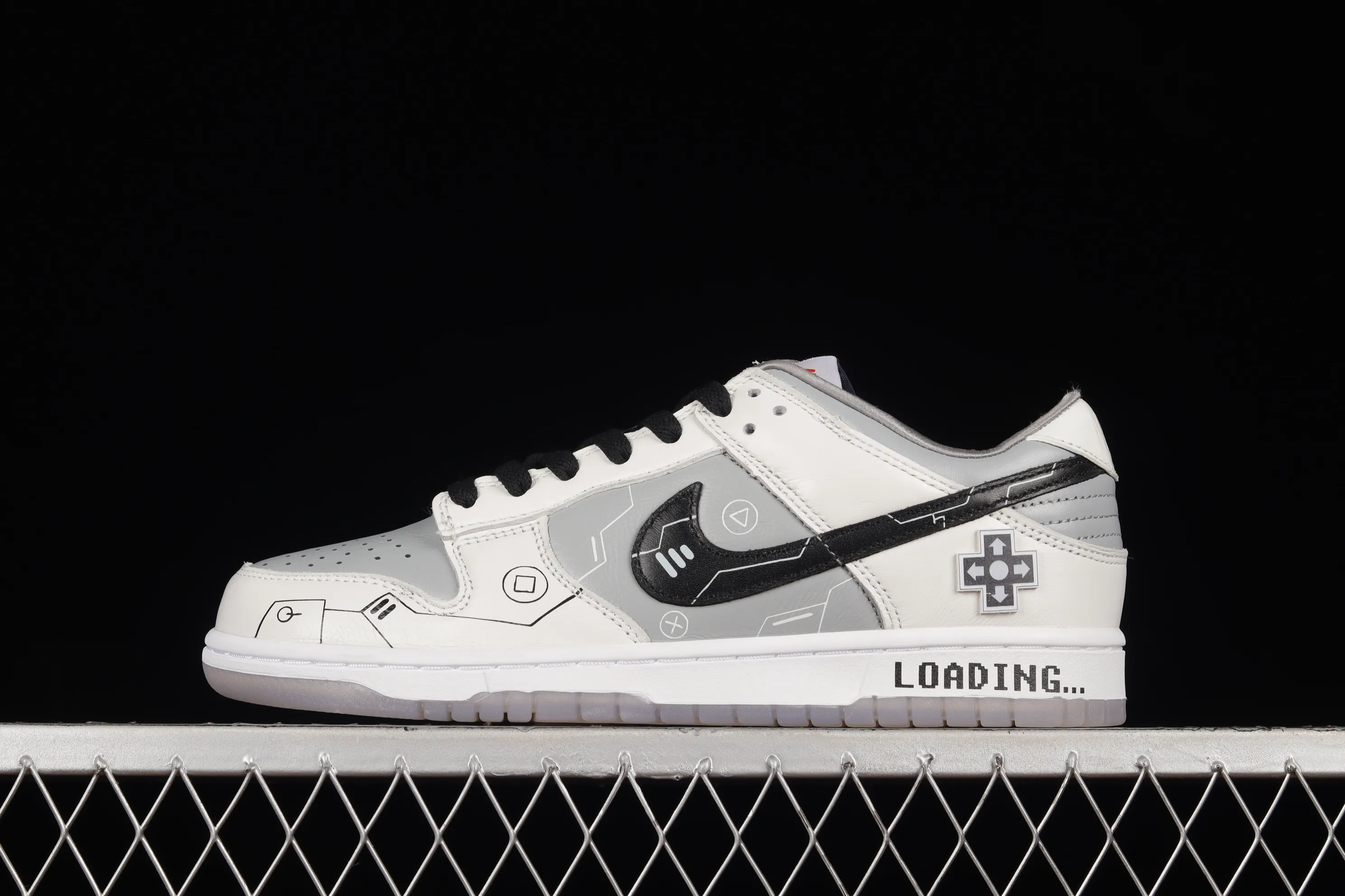 All categories Nk SB Dunk series Nk SB Dunk Low low-top sneakers pure original version Nk Dunk low "Video Game" video game theme SB smashing backboard fashion casual sneakers DD1768-400